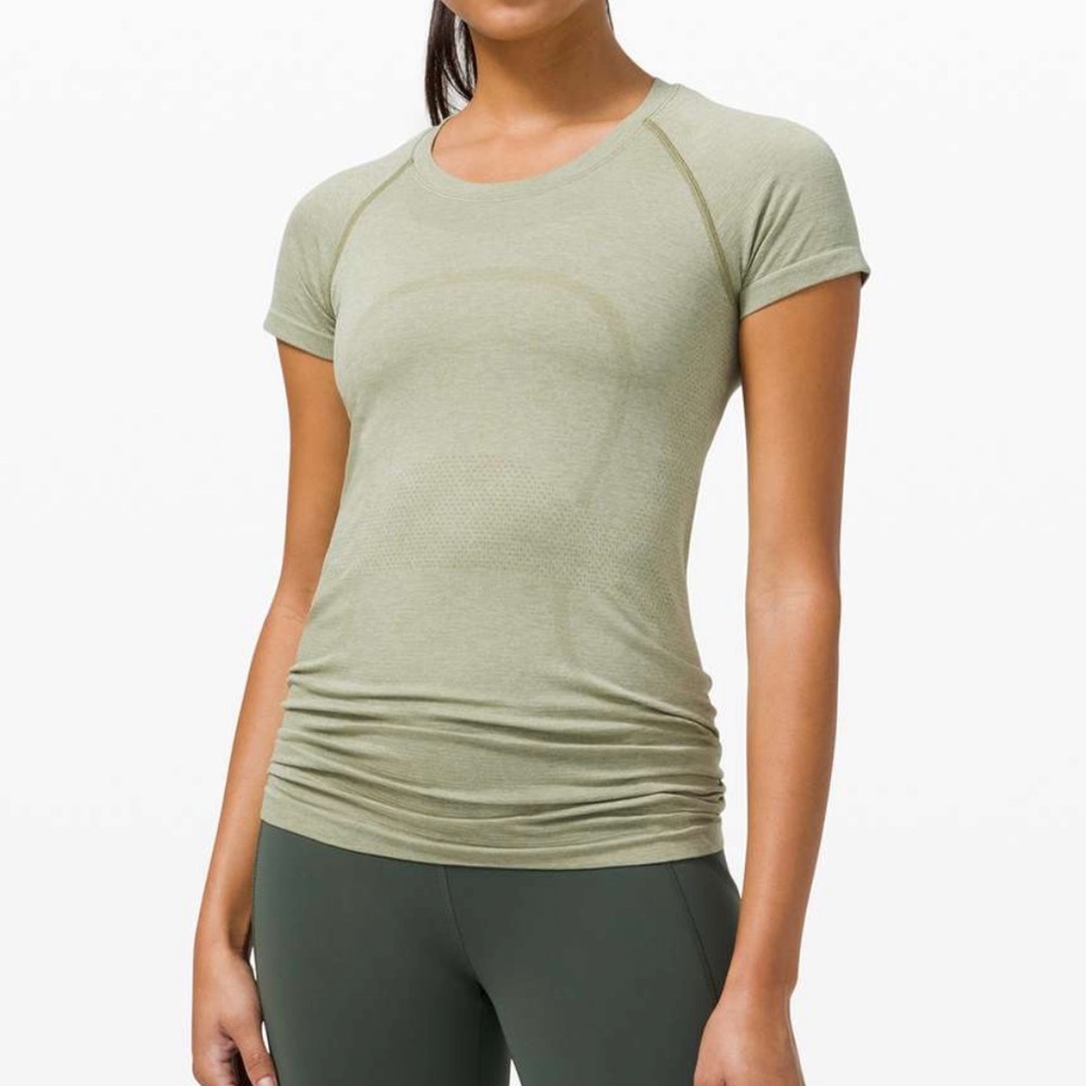 Lululemon Swiftly Tech Short-Sleeve 2.0 Sz 8